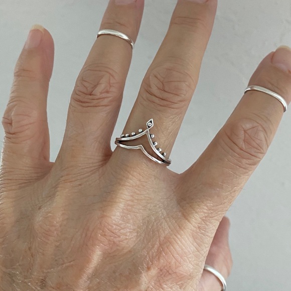 😍TOP SELLER😍 Sterling Silver Double V Shape Ring - Picture 7 of 8